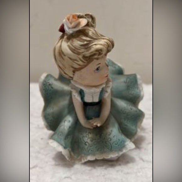 Lefton Bloomer Girl bisque figurine. Excellent condition! Item 843A-Circa 1960s - Picture 4 of 6